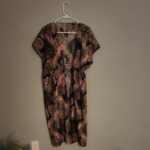 Chic Leaf Print Midi Shawl